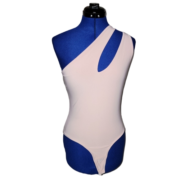 Carli Bybel x Missguided Pastel Bodysuit - Picture 3 of 8